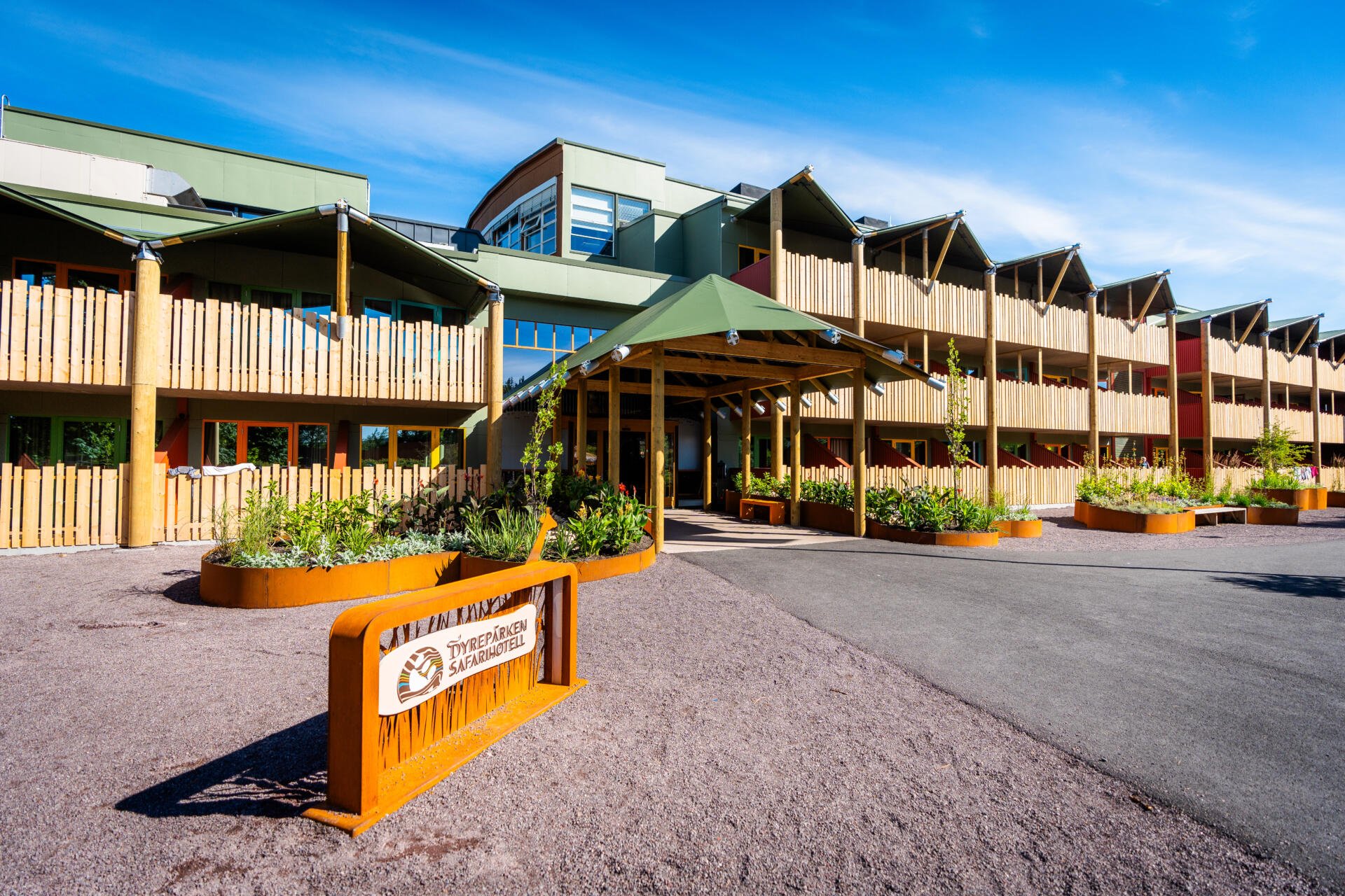 Dyreparken overnatting Safarihotellet. Inngangspartiet til Safarihotellet.